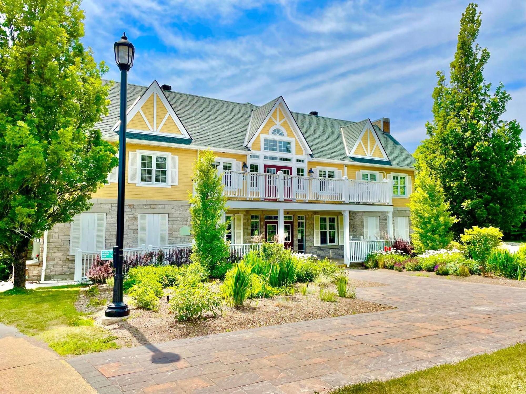 Hillside Haven: Carriage Club Resort Retreat Edgar Exterior photo